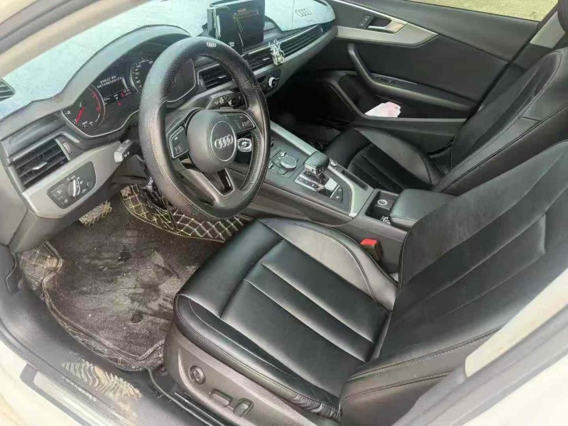 中山19年奥迪A4L8