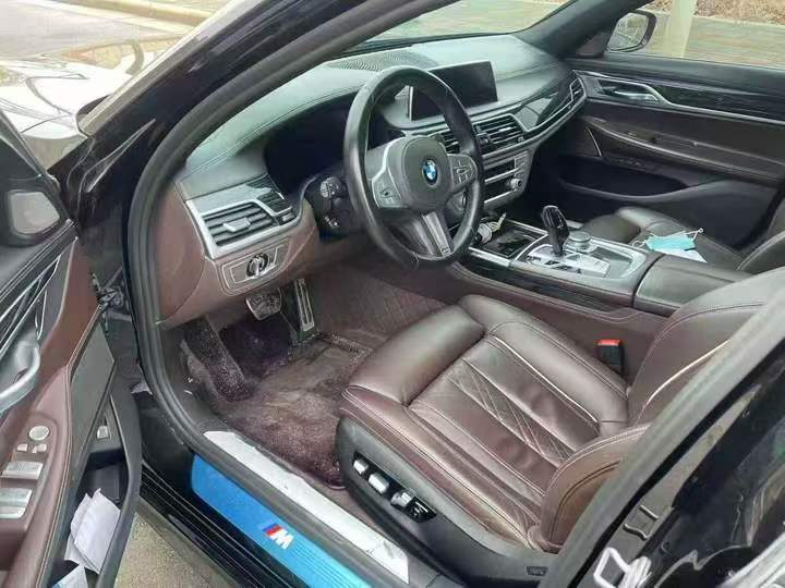 东营21年宝马7系4