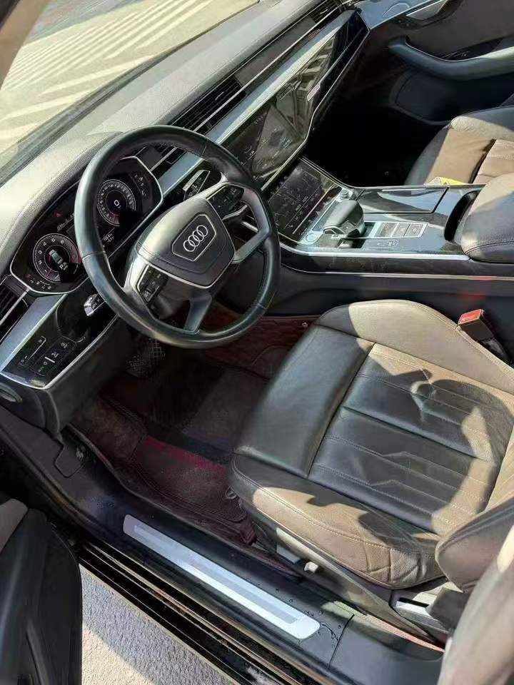 东营18年奥迪A8L3