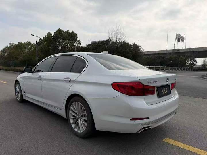 盐城20年宝马5系8