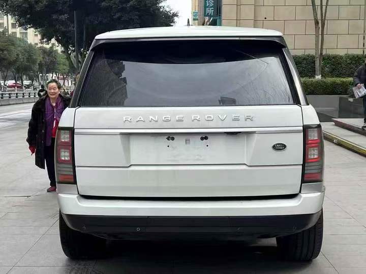 重庆17年路虎揽胜行政9