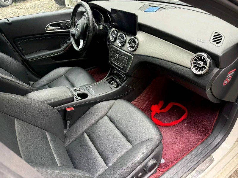 中山15年奔驰CLA9