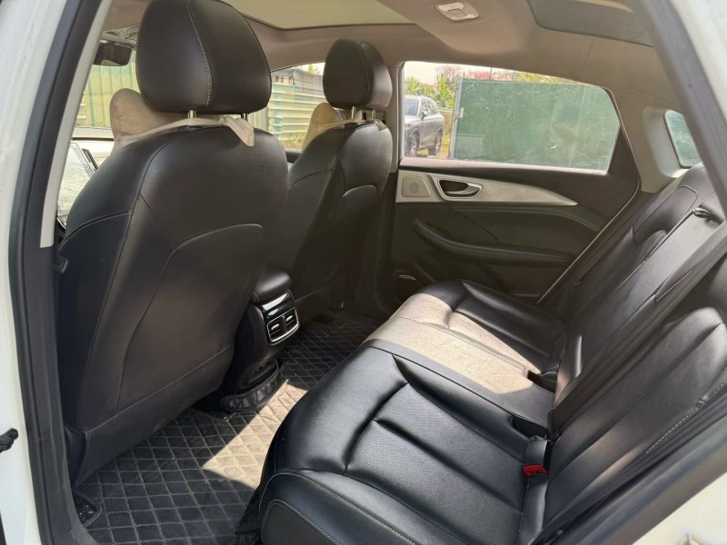 中山22年荣威i68