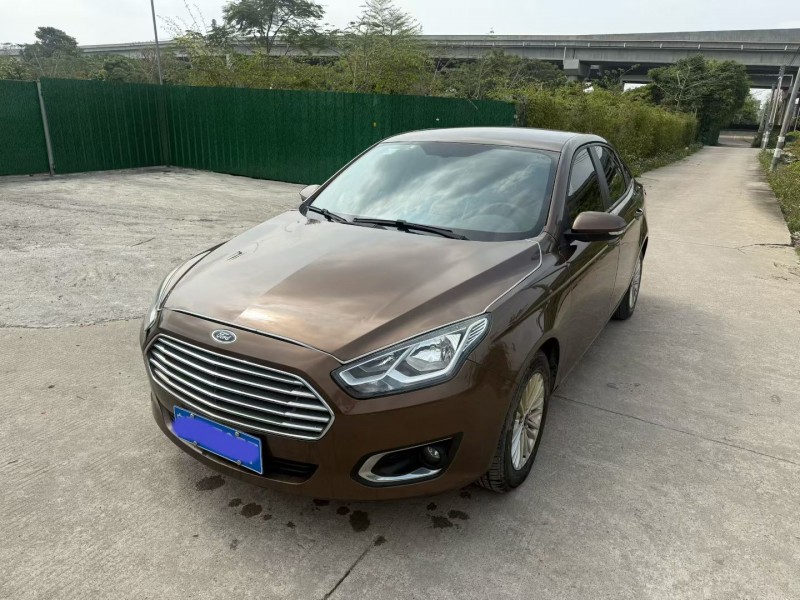 中山16年福特福睿斯6