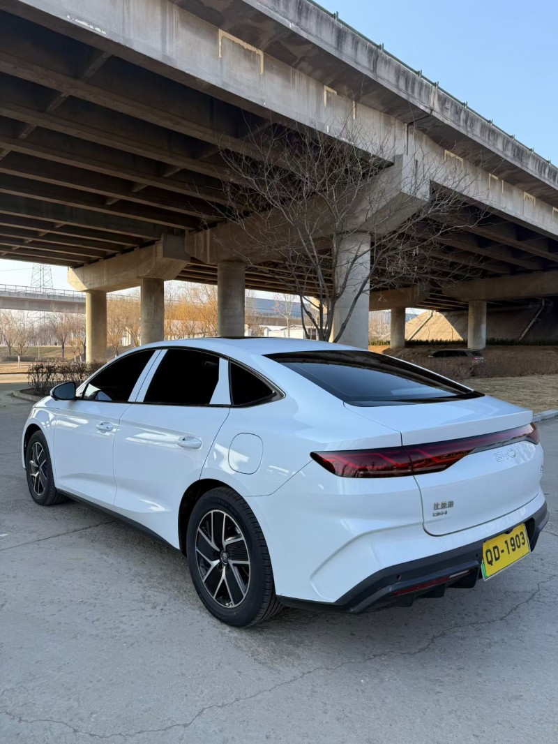 青島25年比亞迪秦7