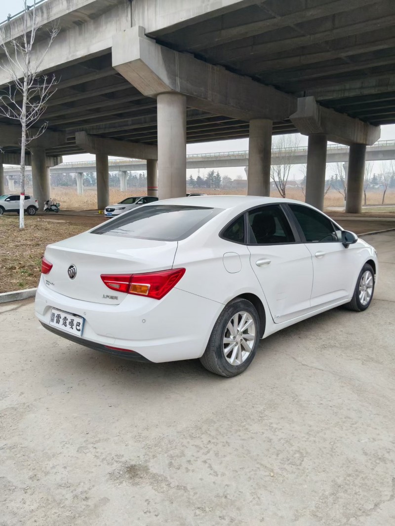 青島19年別克威朗8