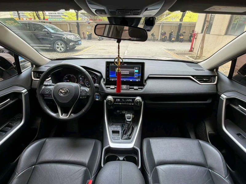 佛山23年豐田威蘭達8