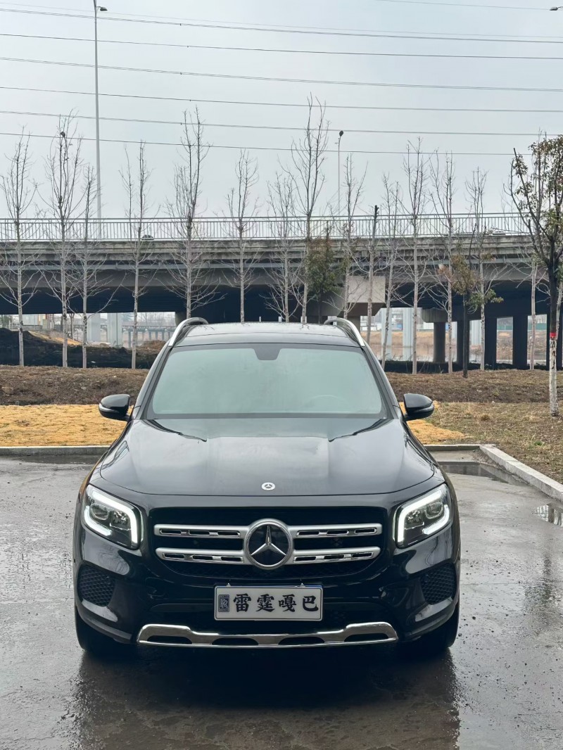 青島22年奔馳GLB1