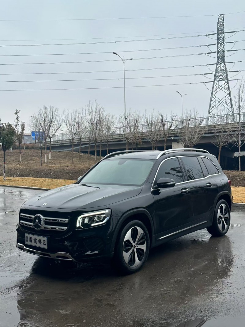青島22年奔馳GLB2