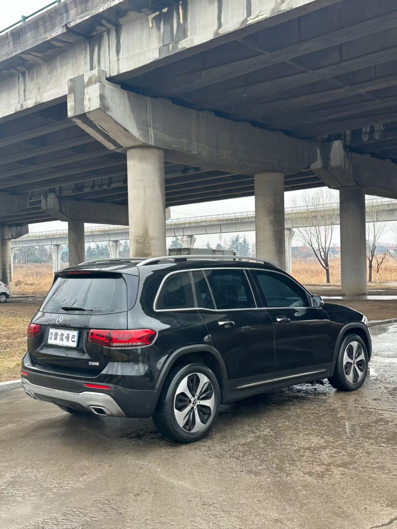 青島22年奔馳GLB8