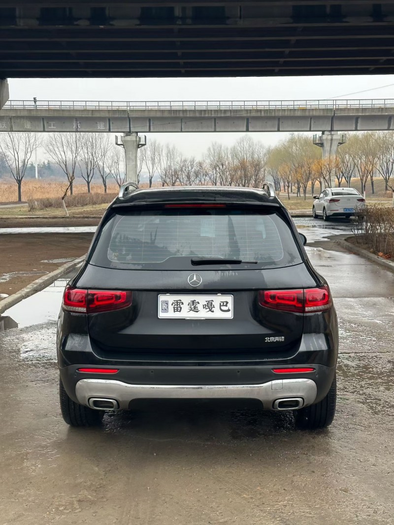 青島22年奔馳GLB9