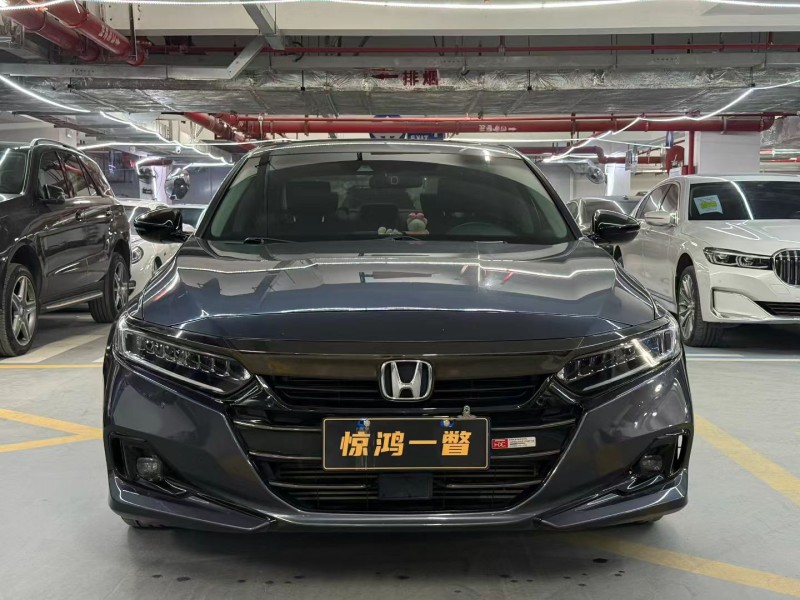 深圳22年本田雅閣1