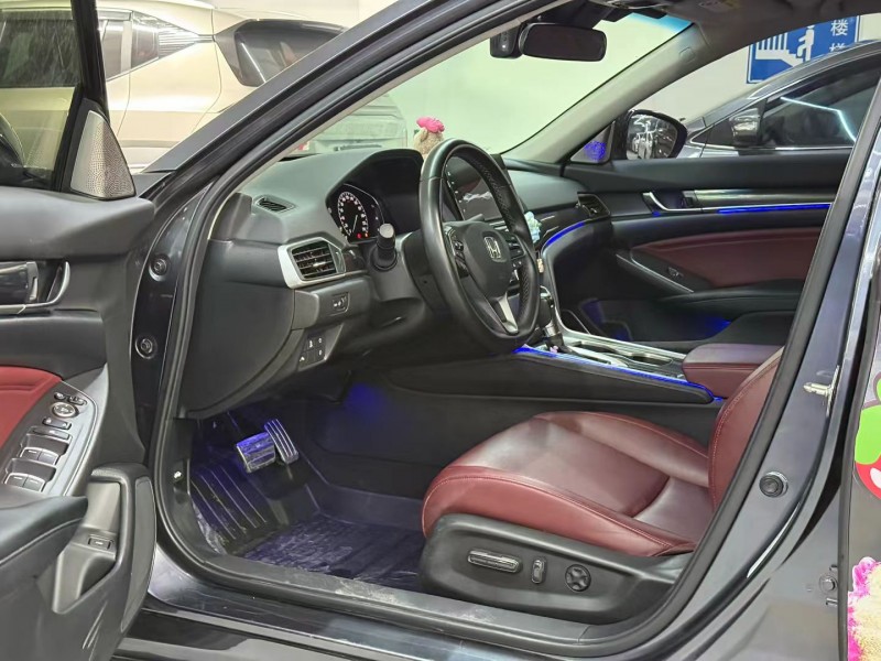 深圳22年本田雅閣4