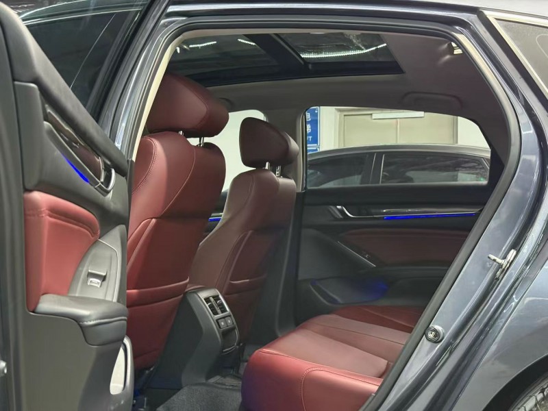 深圳22年本田雅閣6