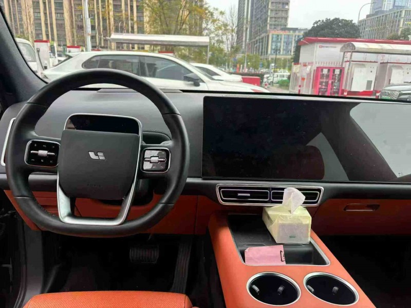 重庆25年理想L77