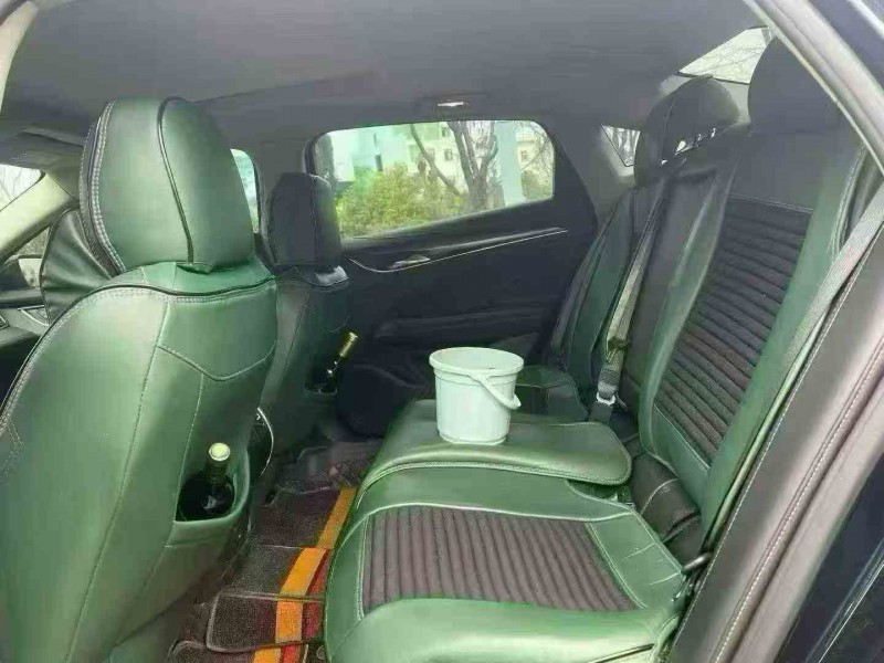 昭通21年别克君越7