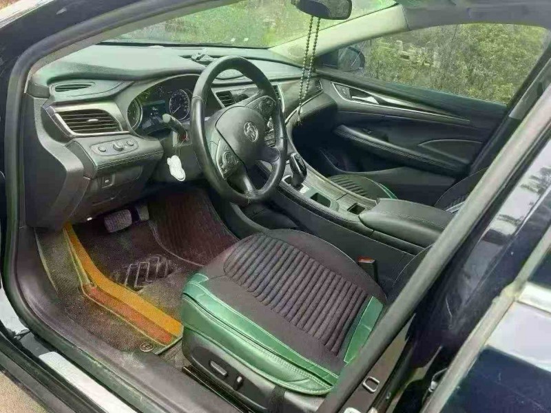 昭通21年别克君越9