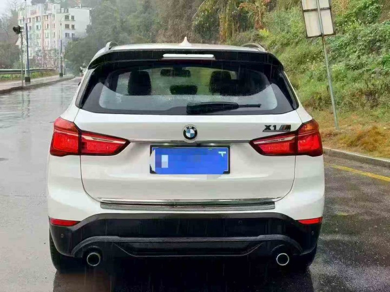 三明18年寶馬X19