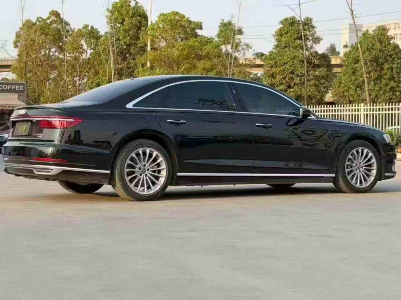 昭通20年奥迪A8L3