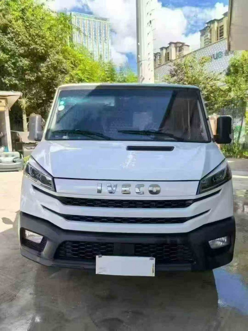 昆明23年依維柯得意1