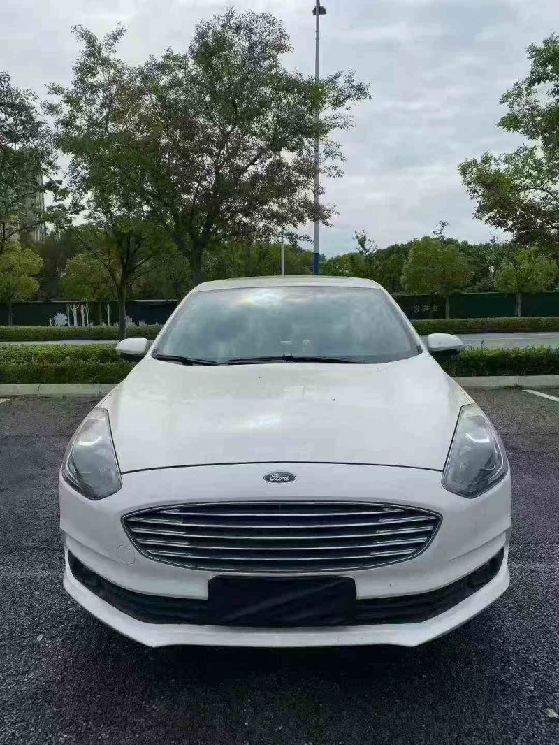 常州20年福特福睿斯1