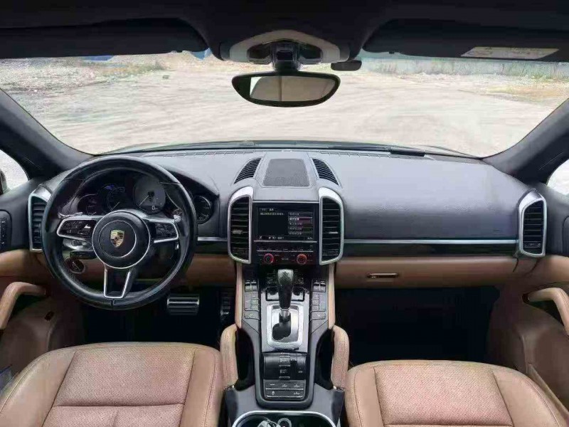 北海16年保时捷卡宴6