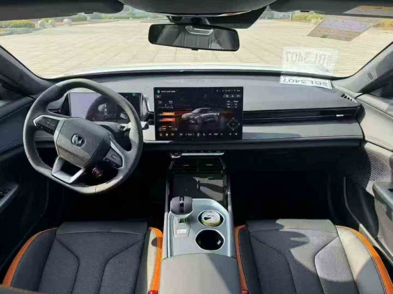 南通25年长安汽车UNI6