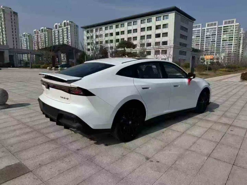 南通25年长安汽车UNI7
