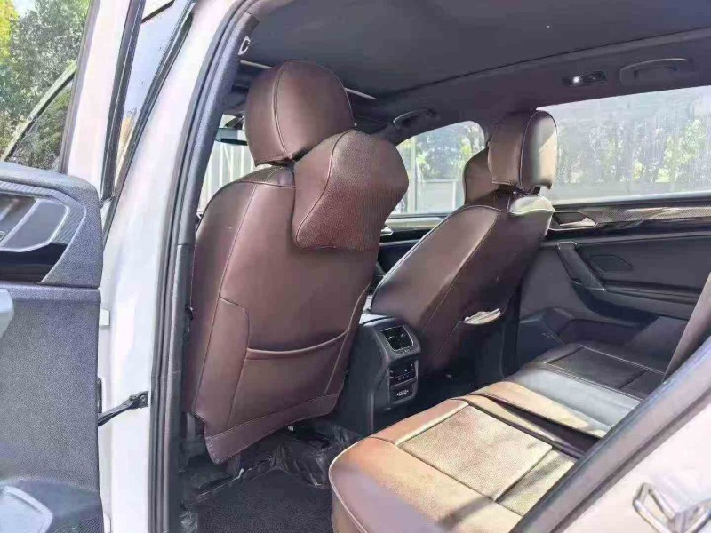 丽江20年奔驰GL9