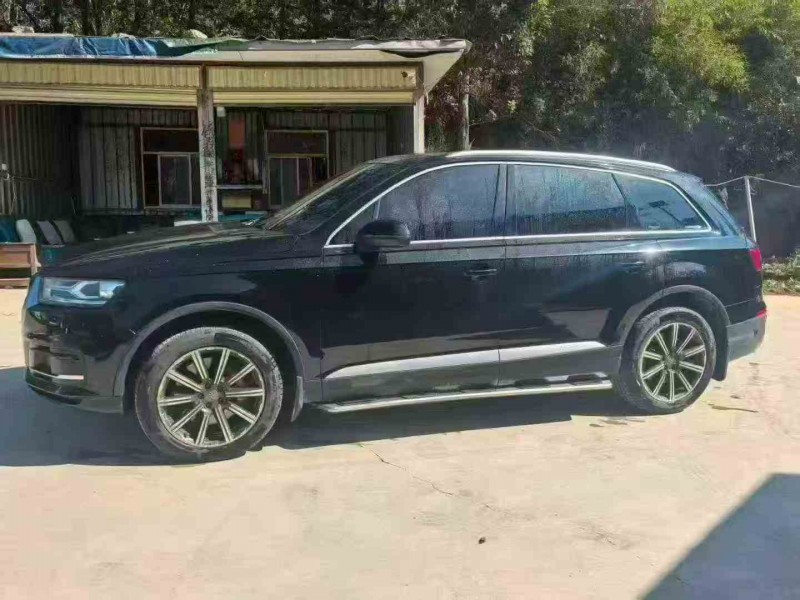 保山16年奧迪Q79