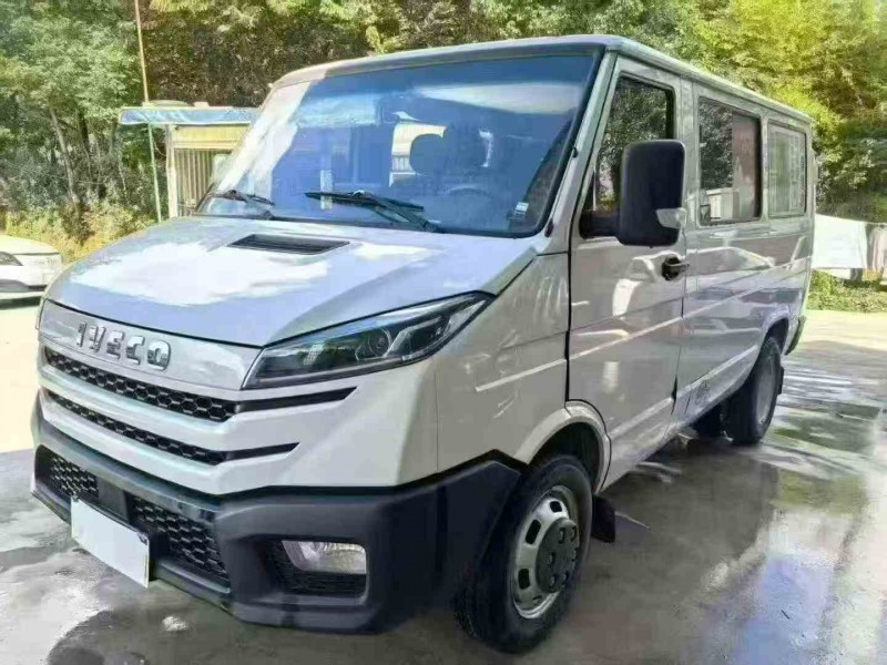 昆明23年依維柯得意4