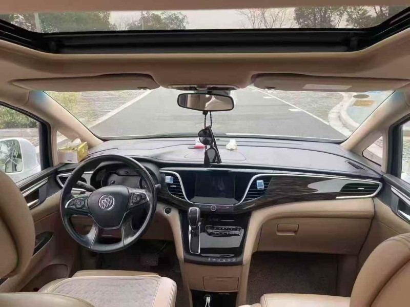 常州17年別克GL83