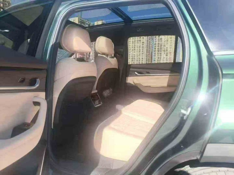 临沧25年吉利星越4