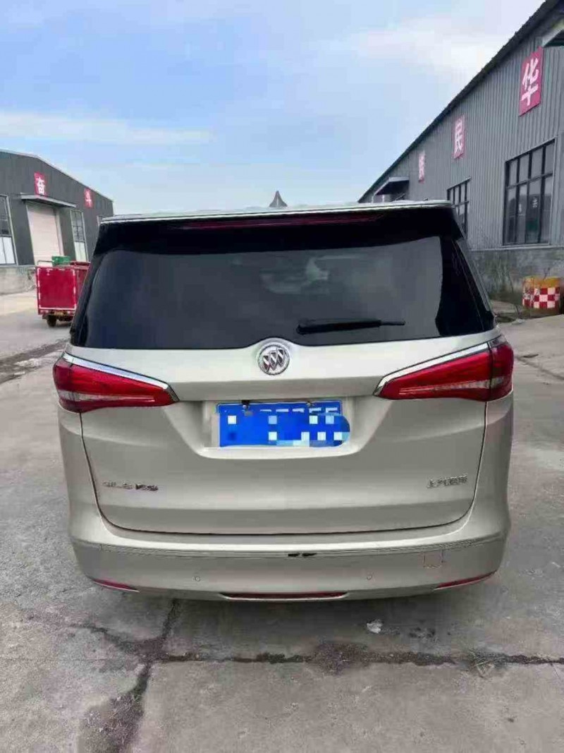 東營18年別克GL88