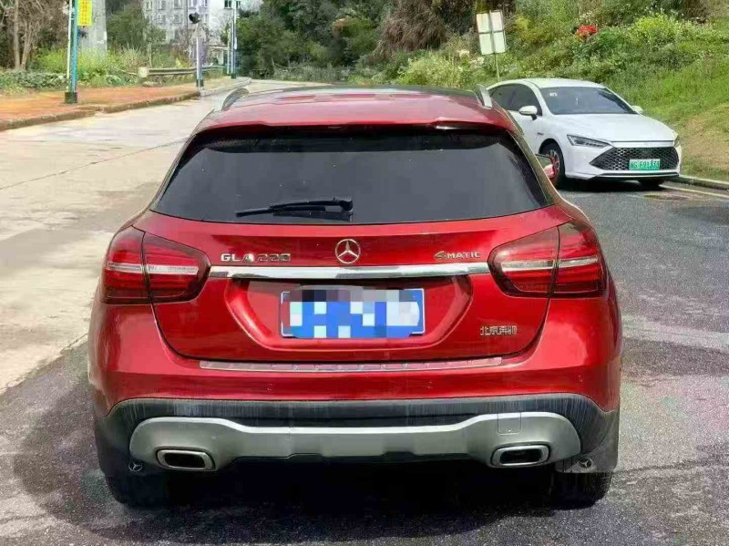 三明17年奔馳GLA9