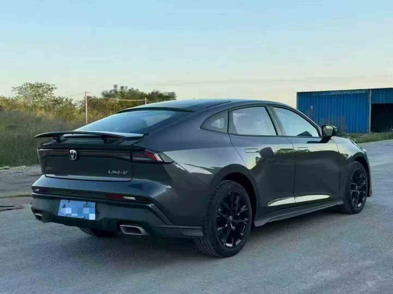 梧州25年长安汽车UNI8