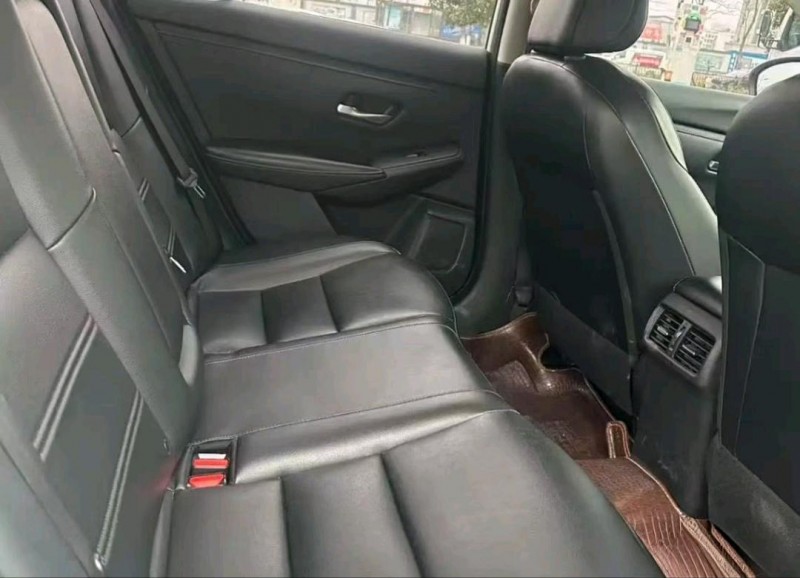 娄底22年日产轩逸3