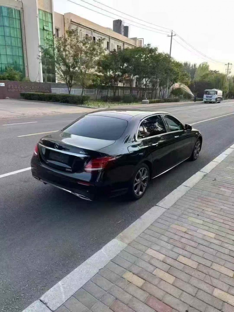 淄博18年奔馳E7