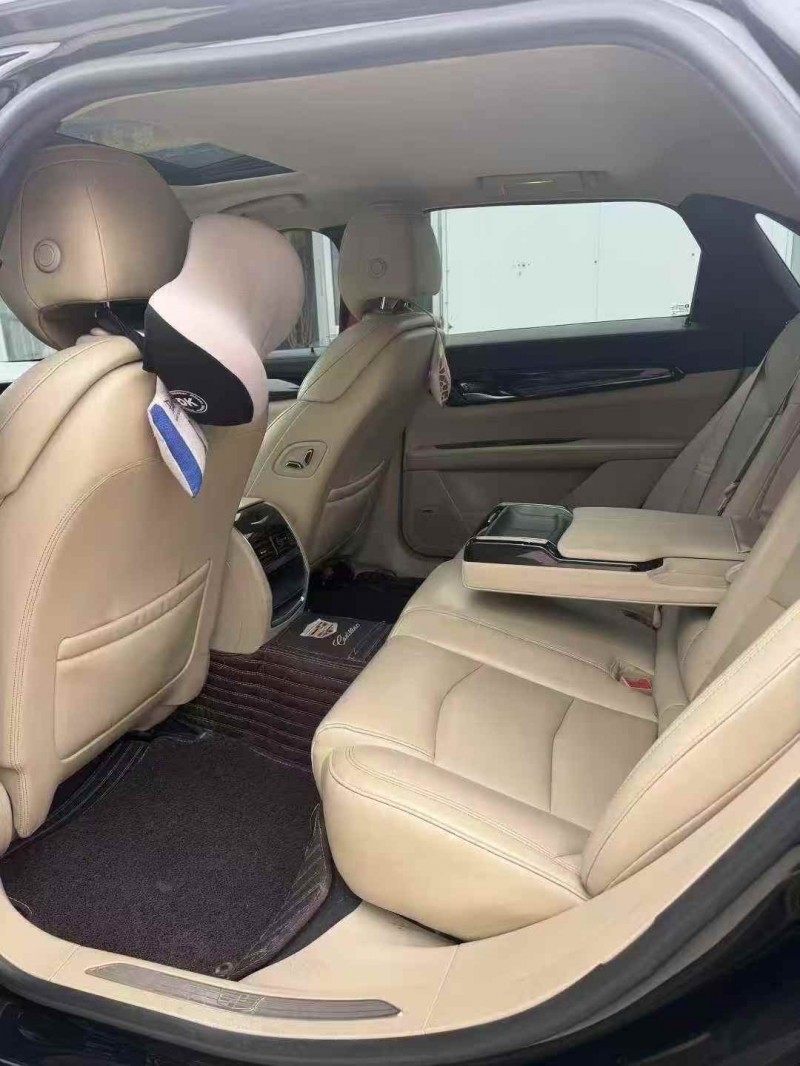 济宁22年凯迪拉克CT65