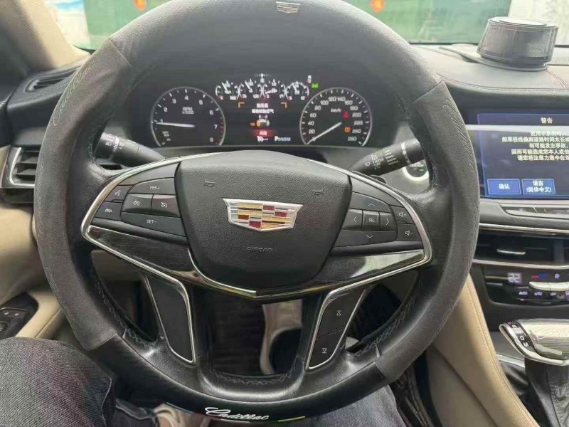济宁22年凯迪拉克CT67