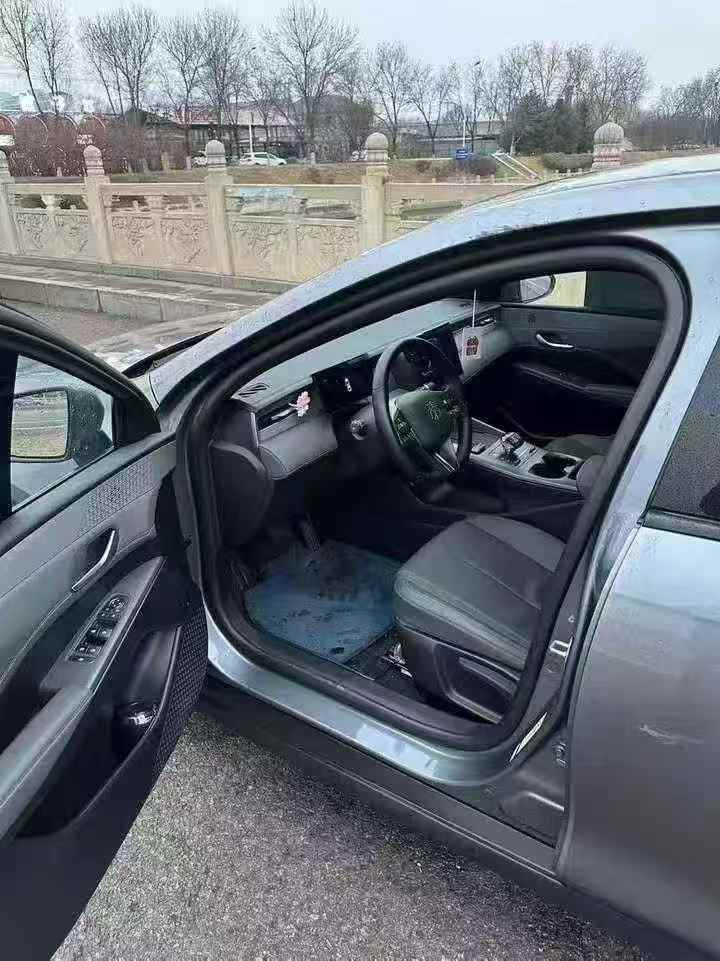 唐山25年比亞迪秦5