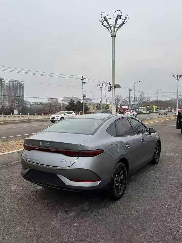 唐山25年比亞迪秦7