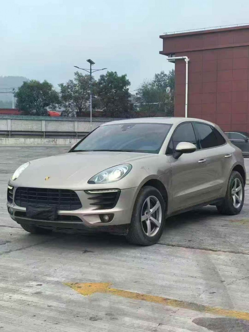 三明16年保时捷Macan2