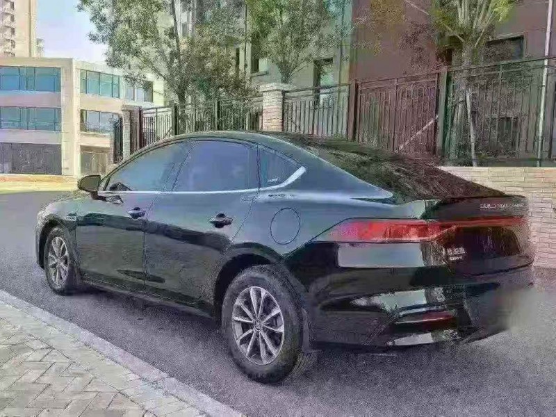 保定24年比亚迪秦3