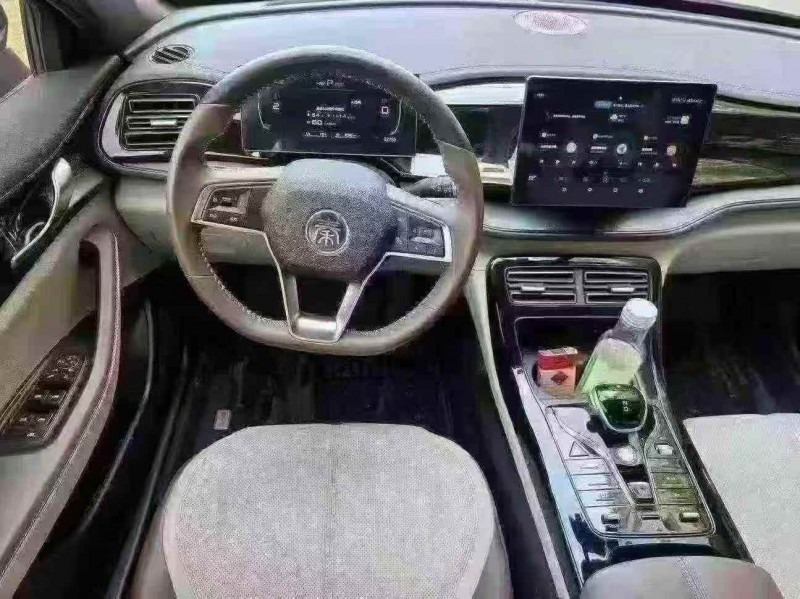 保定24年比亚迪秦4