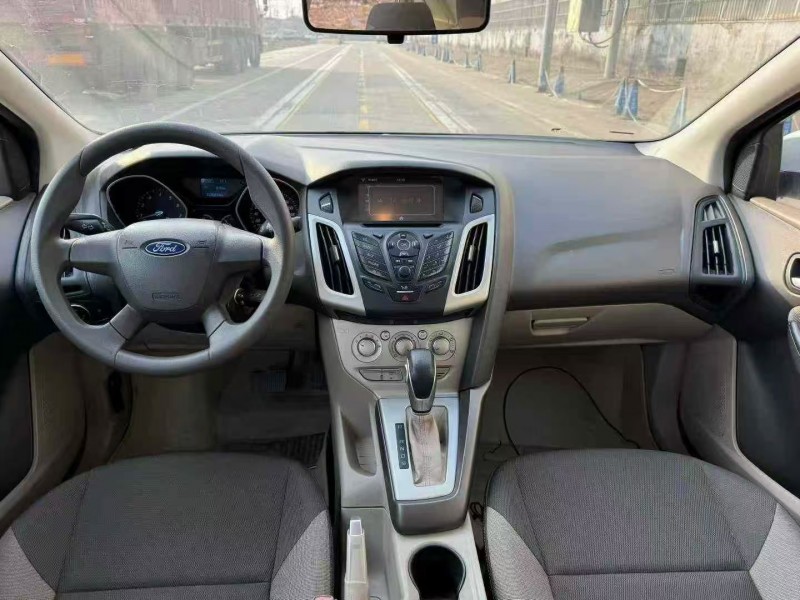 菏泽17年福特福克斯6