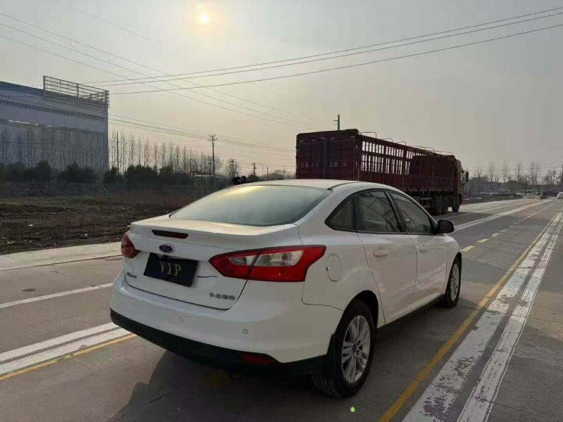 菏泽17年福特福克斯8