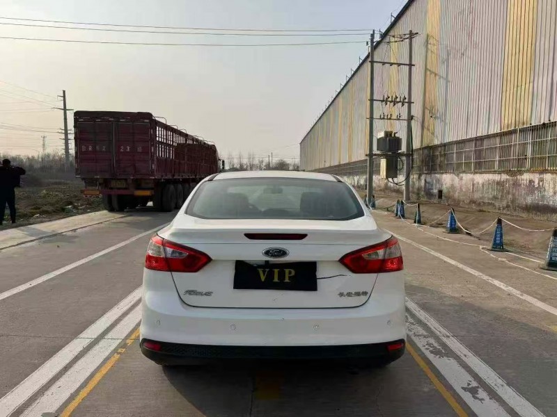 菏泽17年福特福克斯9