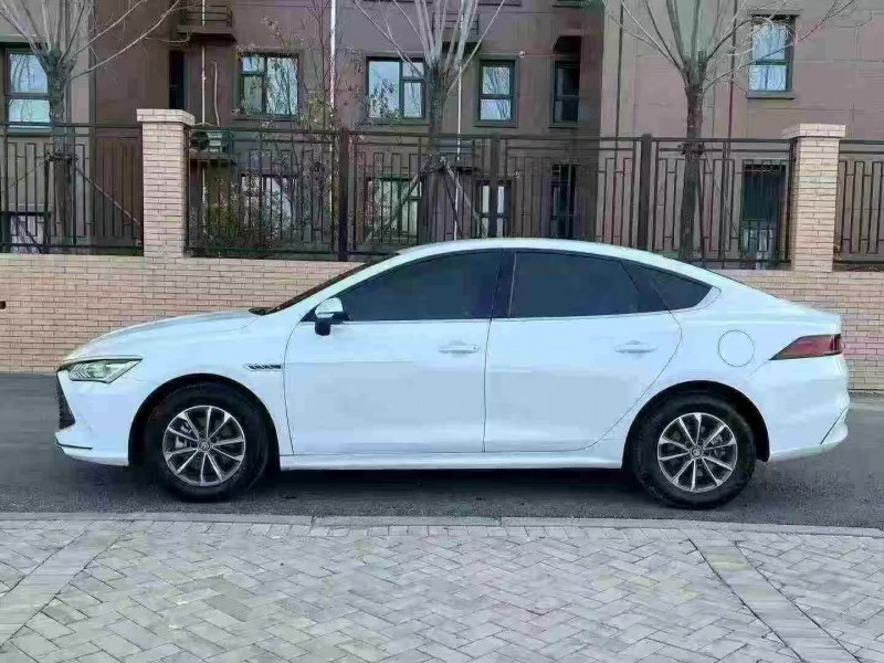 保定24年比亚迪秦5