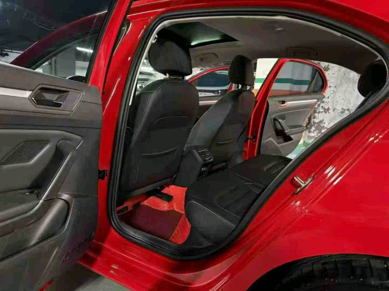 成都22年大众凌渡6